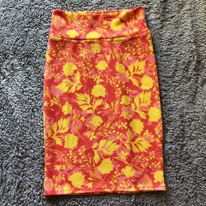 LULAROE CASSIE YELLOW/PINK FLORAL